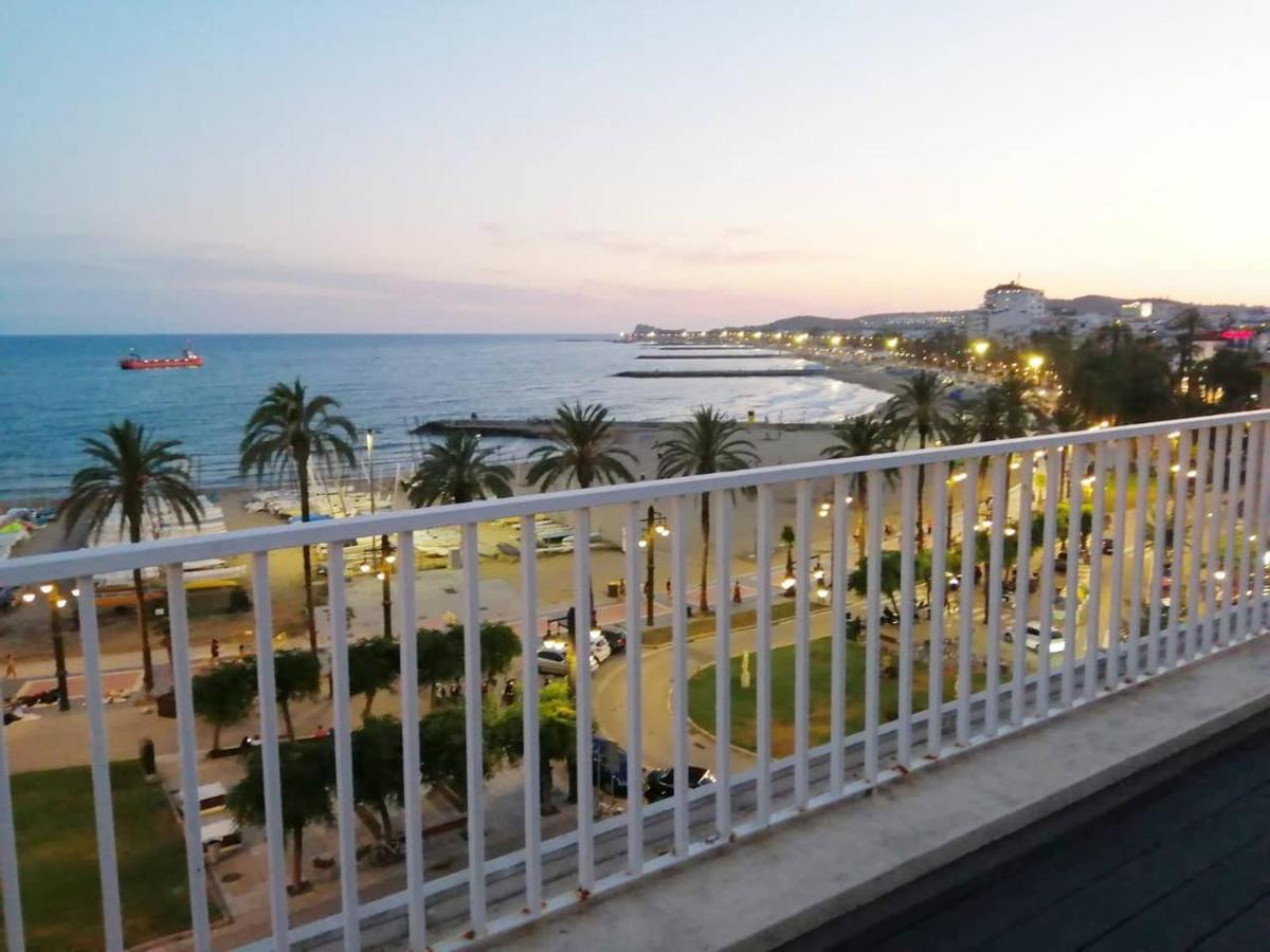 דירות סיטגס Atico Con Fantasticas Vistas Al Mar Y La Iglesia מראה חיצוני תמונה