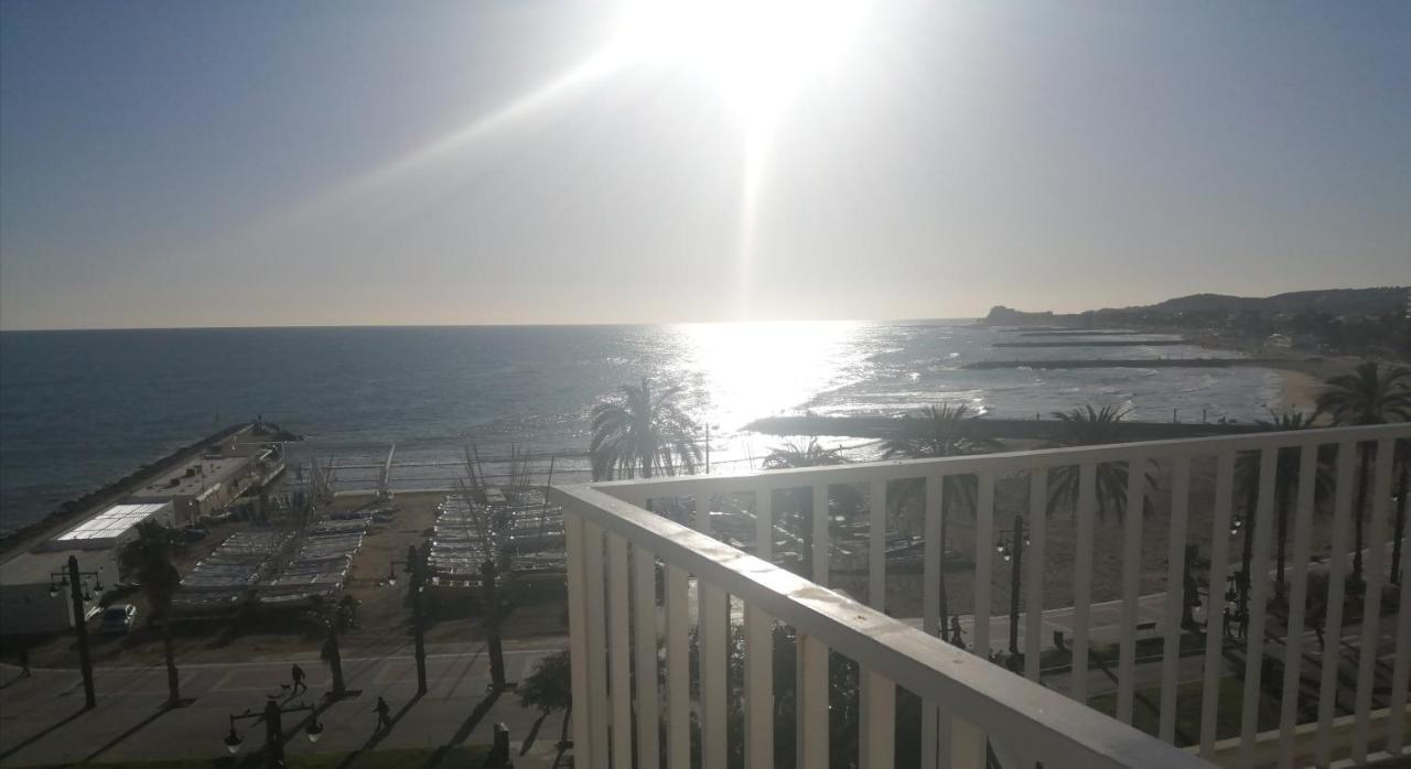דירות סיטגס Atico Con Fantasticas Vistas Al Mar Y La Iglesia מראה חיצוני תמונה